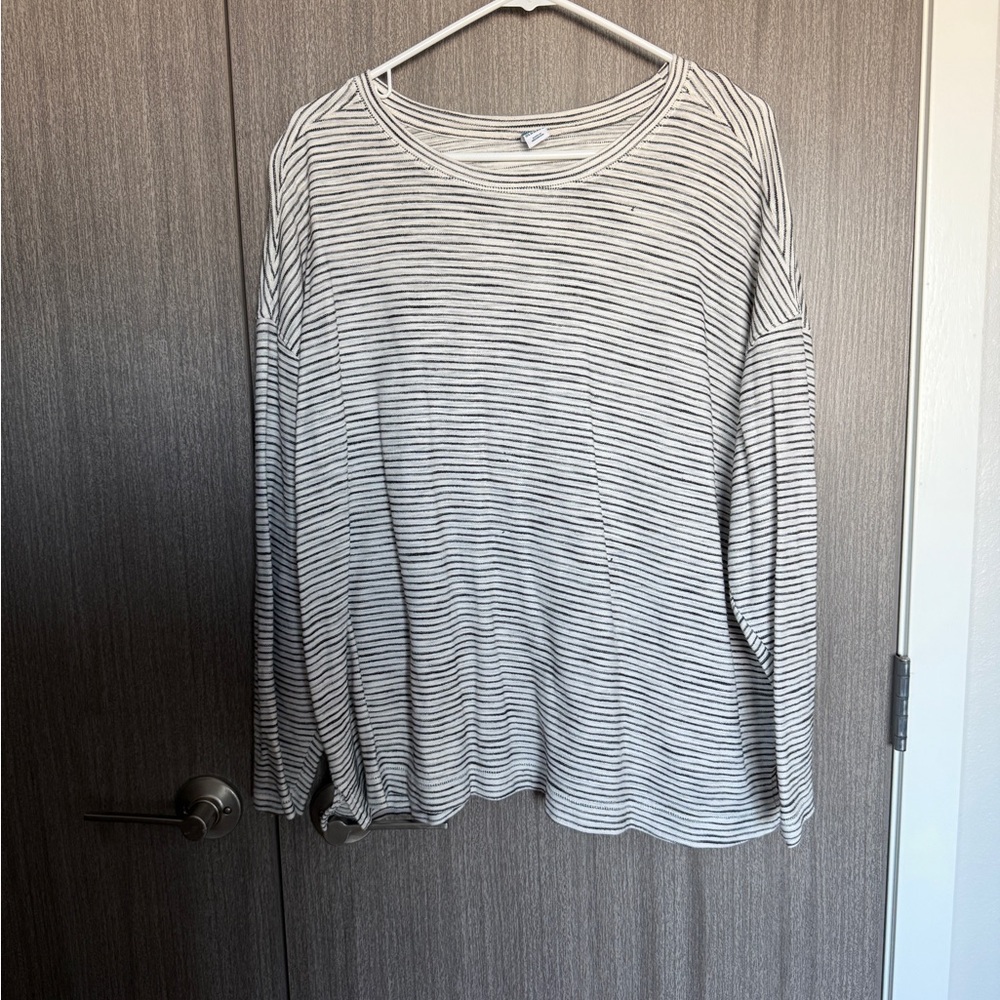 Old Navy Black and White Striped Long Sleeve Top
